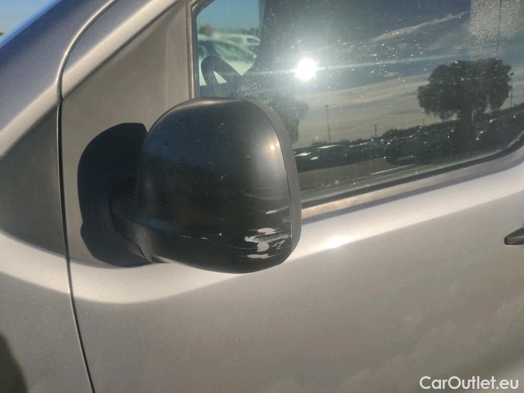  Peugeot  Expert PEUGEOT  / 2016 / 4P / furgón Furgón Premium 2.0 BlueHDi 120 S&S Long #47