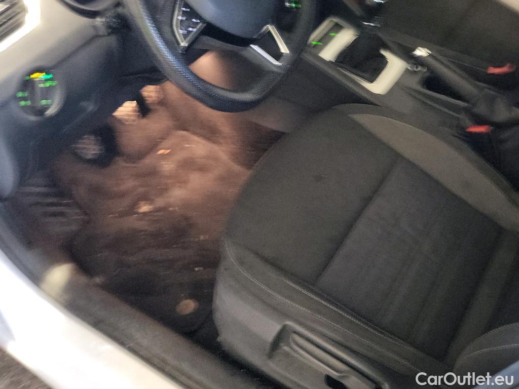  Skoda  Octavia SKODA  / 2016 / 5P / familiar Combi 1.6 TDI CR 85KW (115CV) Ambition #19