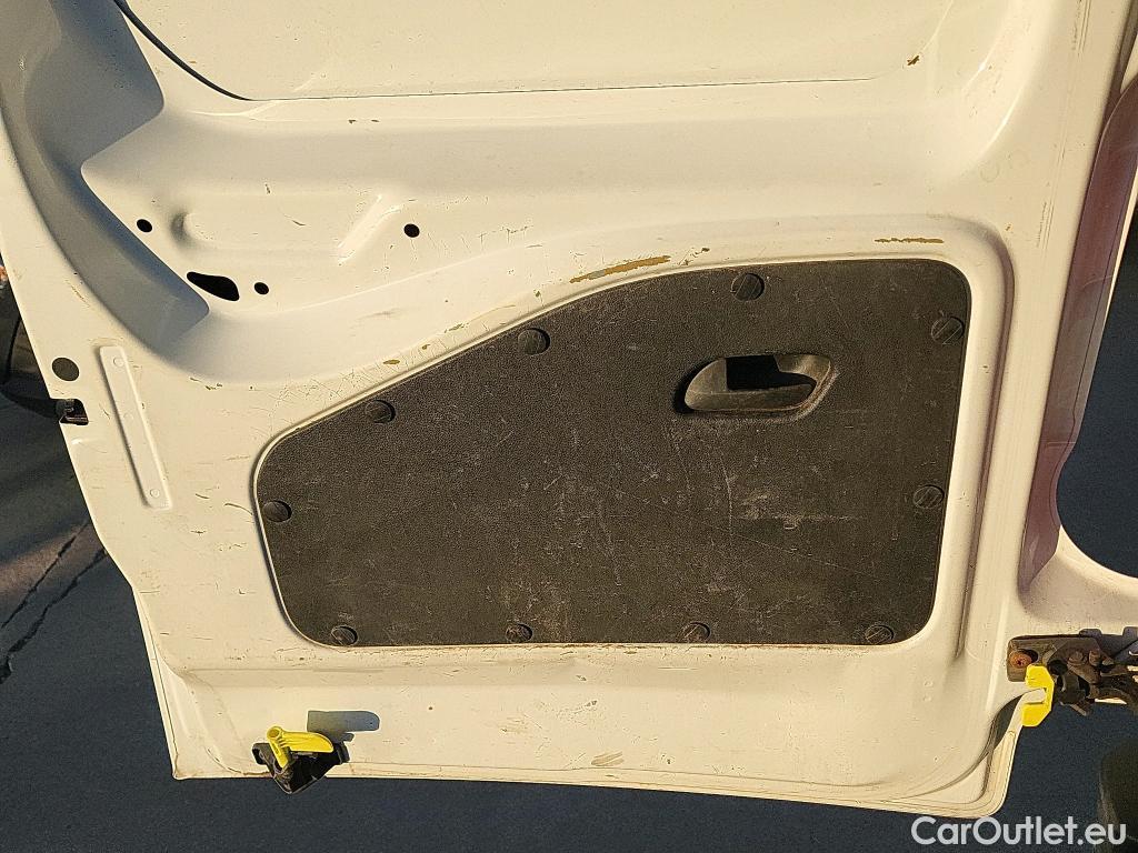  Opel  Combo OPEL  / 2018 / 3P / furgón derivado de turismo 1.6 TD S/S 74kW (100CV) Express L H1 650 #40