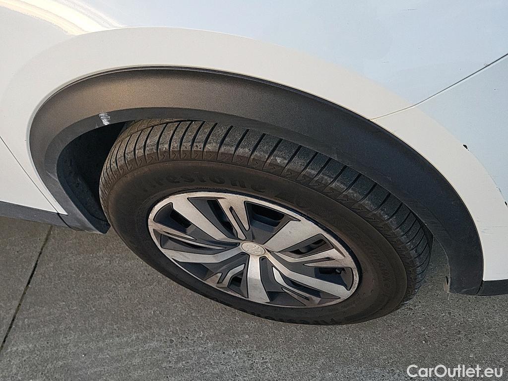  Peugeot  2008 PEUGEOT  / 2019 / 5P / todoterreno Active Puretech 100 S&S BVM6 #22