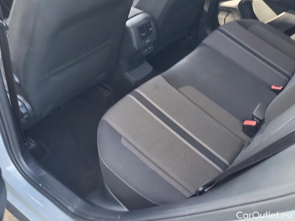  Volkswagen  T-ROC VOLKSWAGEN  / 2017 / 5P / todoterreno Advance 1.6 TDI 85kW (115CV) #16