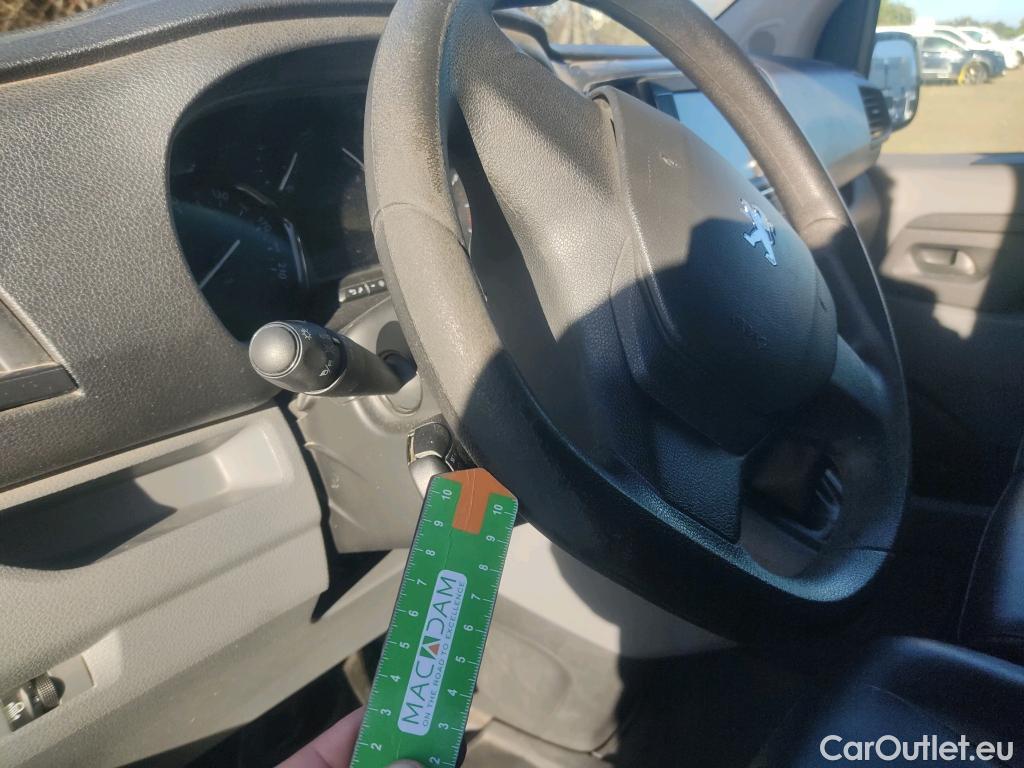  Peugeot  Expert PEUGEOT  / 2016 / 4P / furgón Furgón Premium 2.0 BlueHDi 120 S&S Long #40