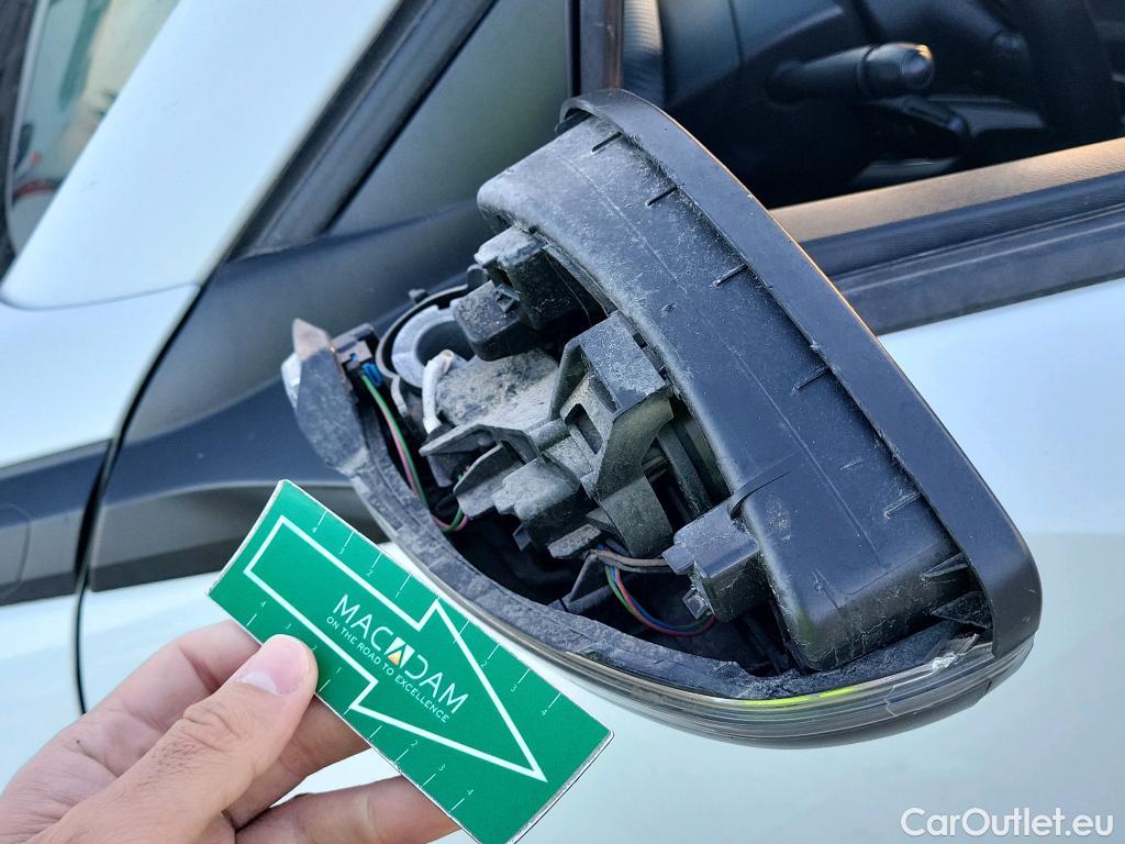  Peugeot  2008 PEUGEOT  / 2019 / 5P / todoterreno Active Puretech 100 S&S BVM6 #9