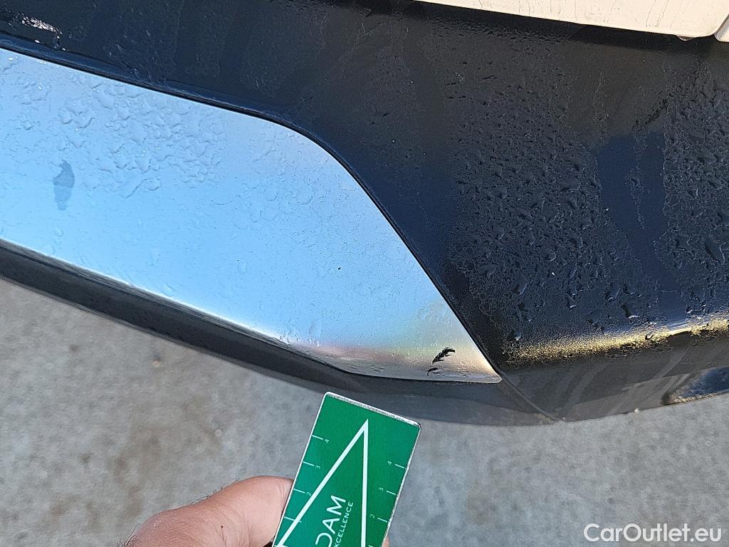  Peugeot  2008 PEUGEOT  / 2019 / 5P / todoterreno Active Puretech 100 S&S BVM6 #34