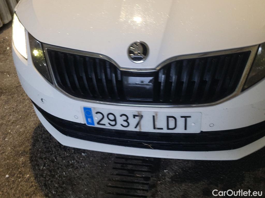  Skoda  Octavia SKODA  / 2016 / 5P / familiar Combi 1.6 TDI CR 85KW (115CV) Ambition #15