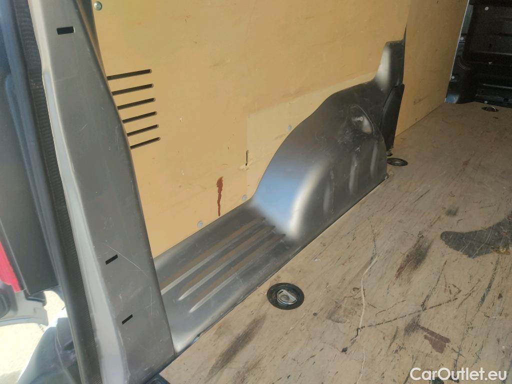  Peugeot  Expert PEUGEOT  / 2016 / 4P / furgón Furgón Premium 2.0 BlueHDi 120 S&S Long #16