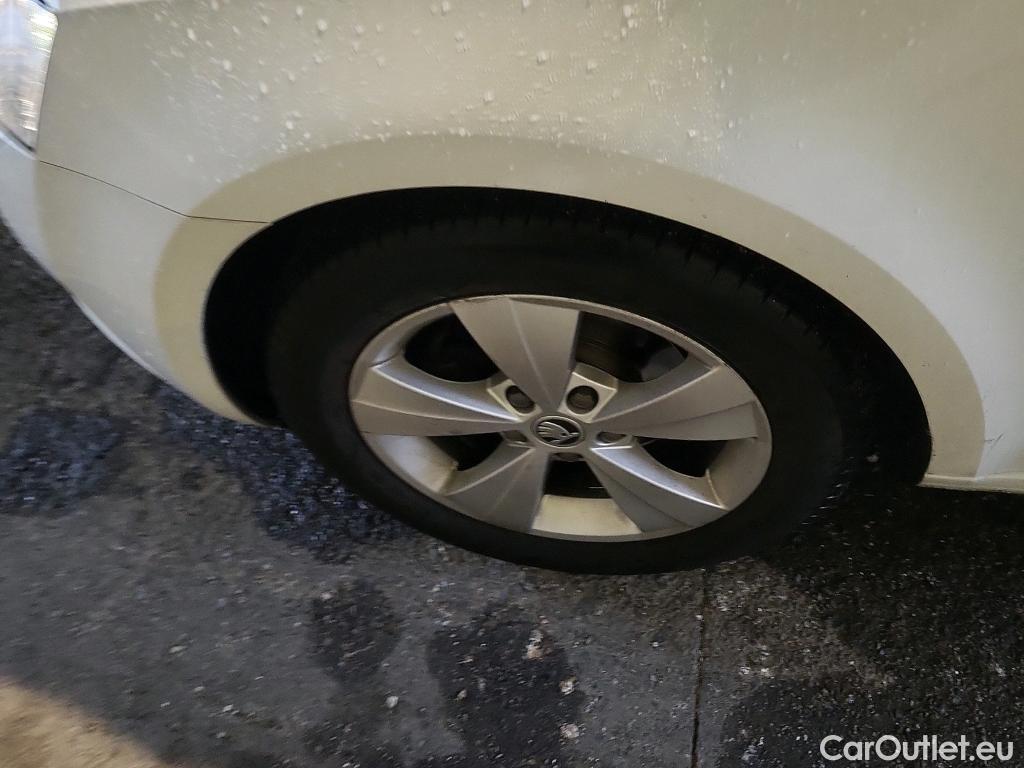  Skoda  Octavia SKODA  / 2016 / 5P / familiar Combi 1.6 TDI CR 85KW (115CV) Ambition #7