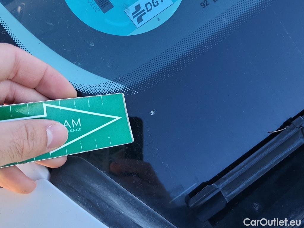  Peugeot  2008 PEUGEOT  / 2019 / 5P / todoterreno Active Puretech 100 S&S BVM6 #2