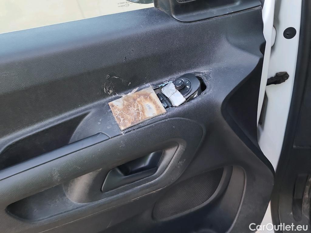  Opel  Combo OPEL  / 2018 / 3P / furgón derivado de turismo 1.6 TD S/S 74kW (100CV) Express L H1 650 #46