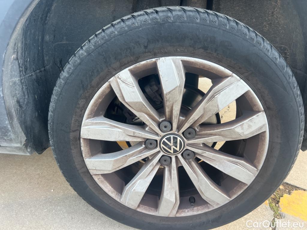  Volkswagen  T-ROC VOLKSWAGEN  / 2017 / 5P / todoterreno Advance 1.6 TDI 85kW (115CV) #5