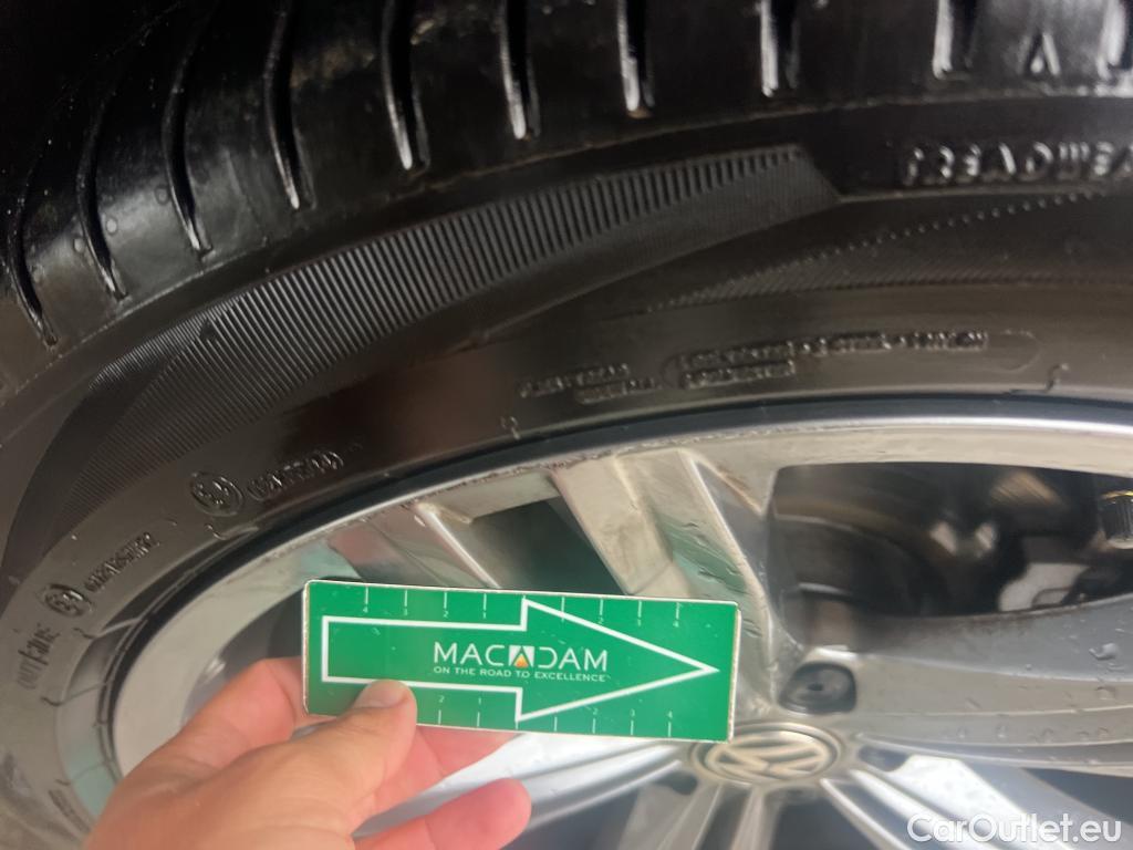  Volkswagen  Tiguan VOLKSWAGEN  / 2016 / 5P / todoterreno Advance 2.0 TDI 110kW (150CV) DSG #16