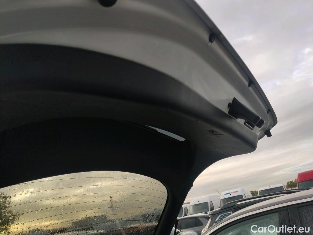  Hyundai   Ioniq HYUNDAI / 2019 / 5P / berlina con portón 1.6 GDI HEV Klass DT #29