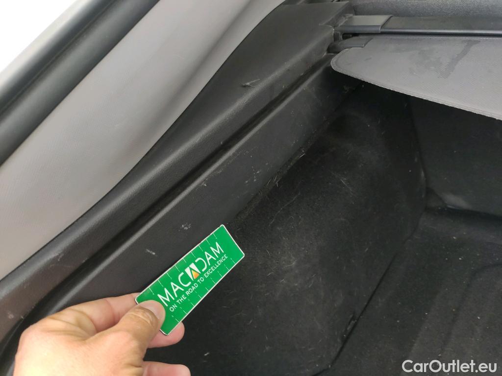  Hyundai   Ioniq HYUNDAI / 2019 / 5P / berlina con portón 1.6 GDI HEV Klass DT #21