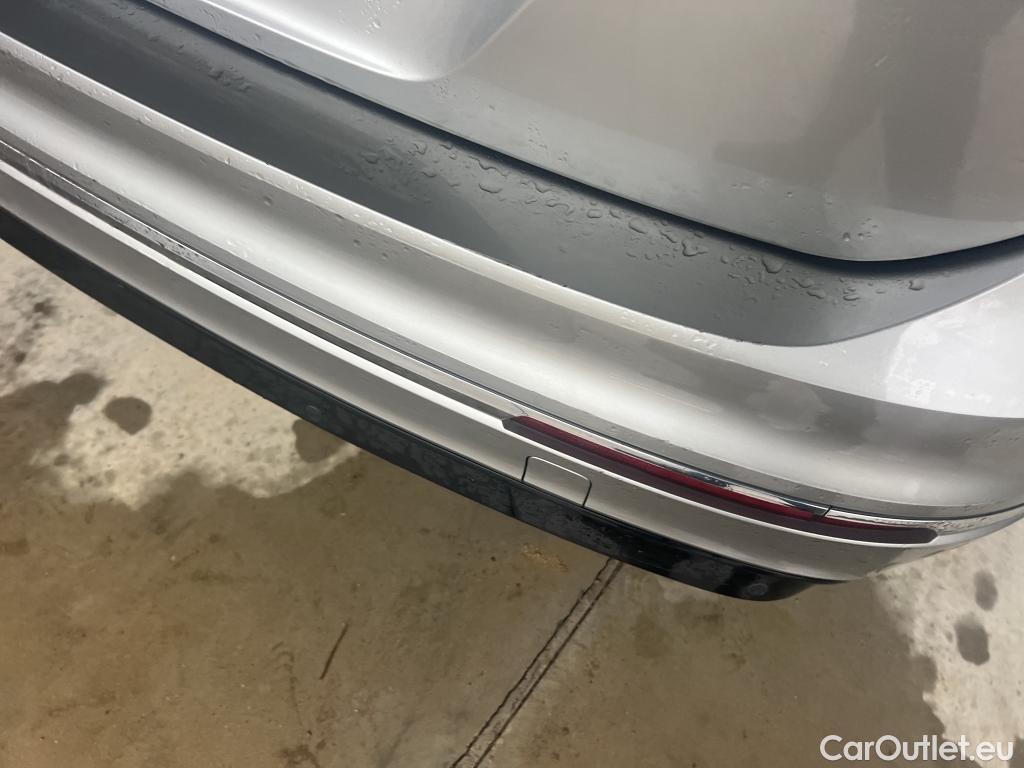  Volkswagen  Tiguan VOLKSWAGEN  / 2016 / 5P / todoterreno Advance 2.0 TDI 110kW (150CV) DSG #21