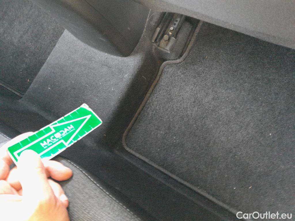  Hyundai  i30 HYUNDAI  / 2020 / 5P / berlina con portón 1.6 CRDI 100kW (136CV) 48V Klass LRR #2