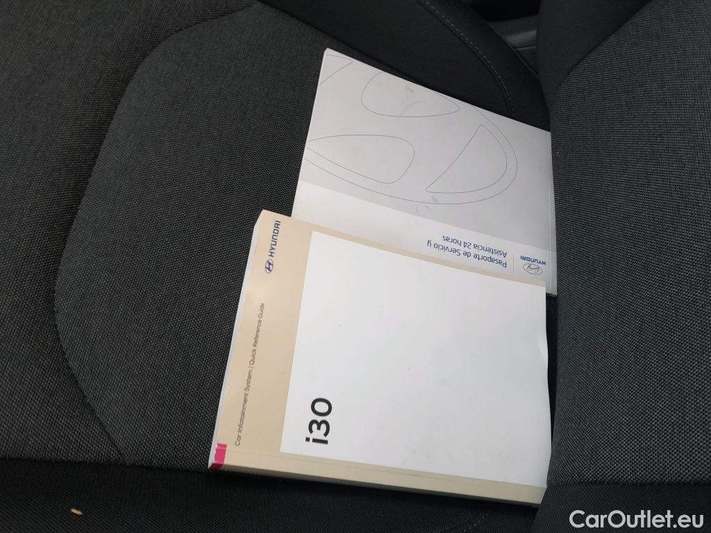  Hyundai  i30 HYUNDAI  / 2020 / 5P / berlina con portón 1.6 CRDI 100kW (136CV) 48V Klass LRR #5