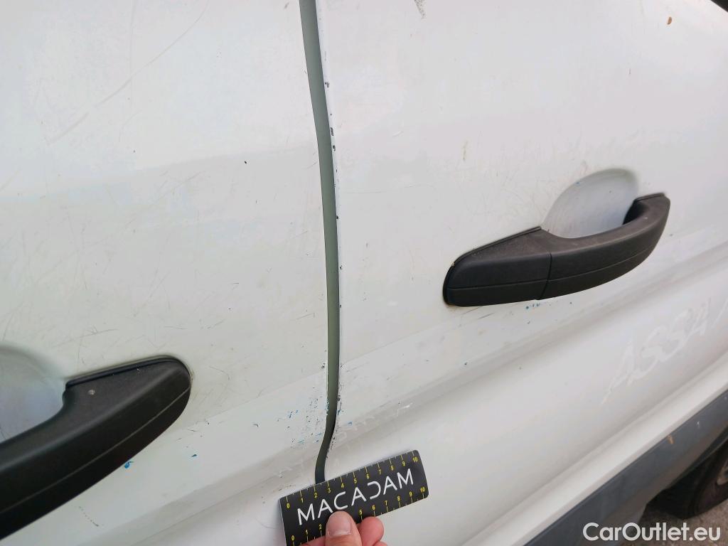  Ford  Transit FORD  / 2013 / 4P / furgón 350 96kW L2H2 Van Trend Delantera #27