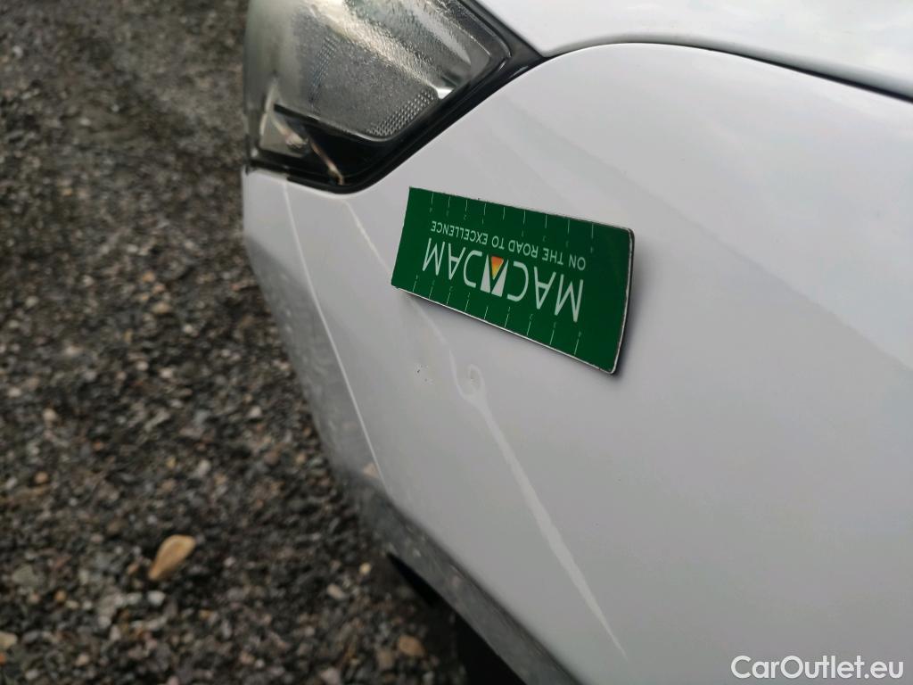  Hyundai   Ioniq HYUNDAI / 2019 / 5P / berlina con portón 1.6 GDI HEV Klass DT #38