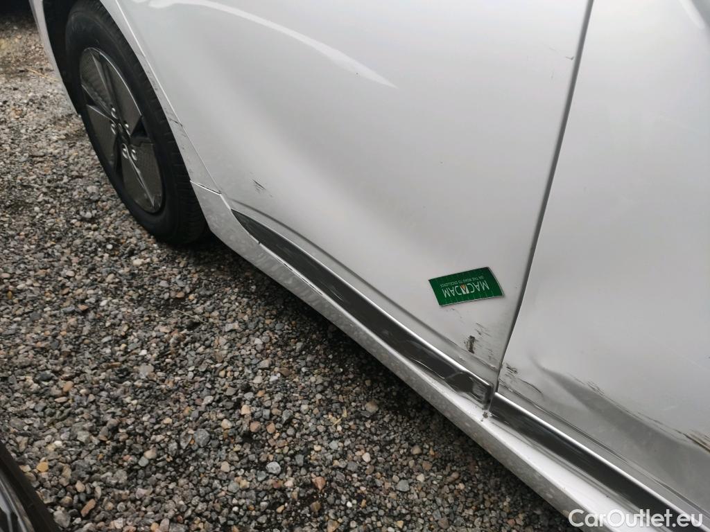  Hyundai   Ioniq HYUNDAI / 2019 / 5P / berlina con portón 1.6 GDI HEV Klass DT #10