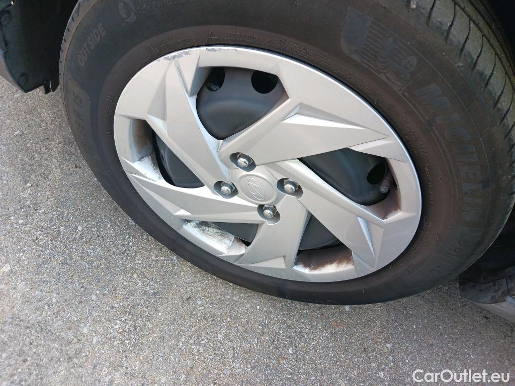  Hyundai  Bayon HYUNDAI  / 2024 / 5P / todoterreno 1.2 MPI Klass #17