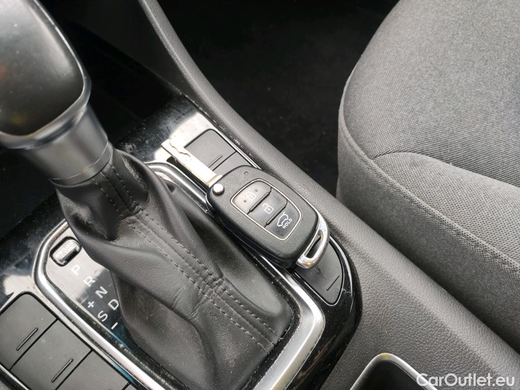  Hyundai   Ioniq HYUNDAI / 2019 / 5P / berlina con portón 1.6 GDI HEV Klass DT #5