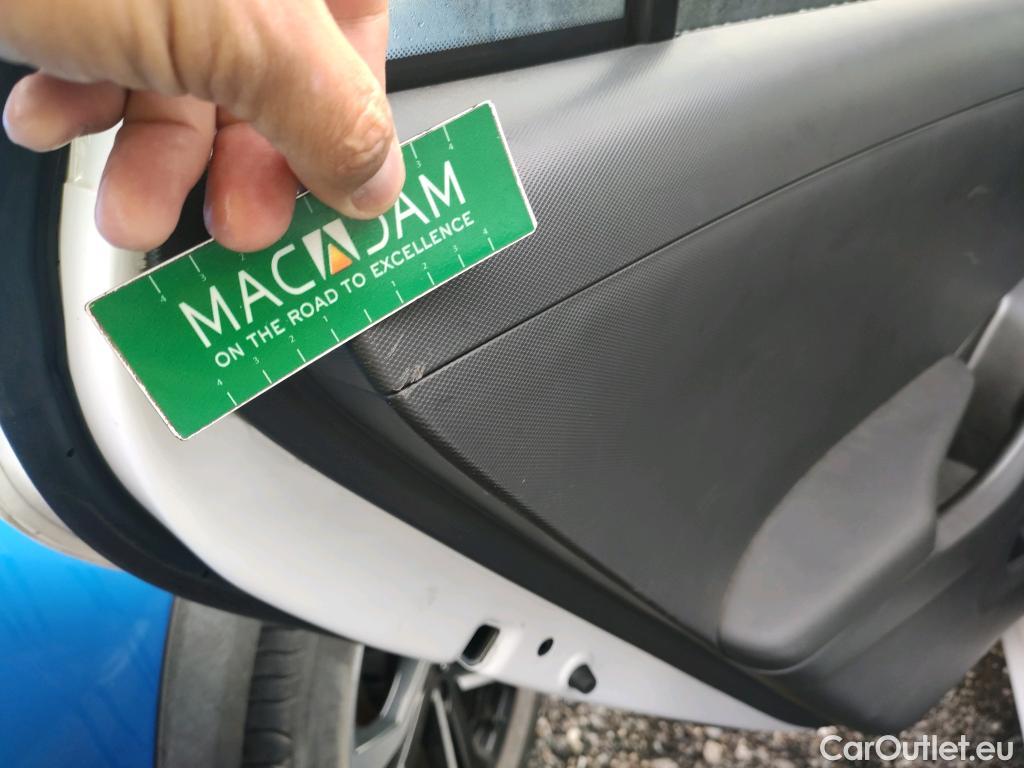  Hyundai   Ioniq HYUNDAI / 2019 / 5P / berlina con portón 1.6 GDI HEV Klass DT #28