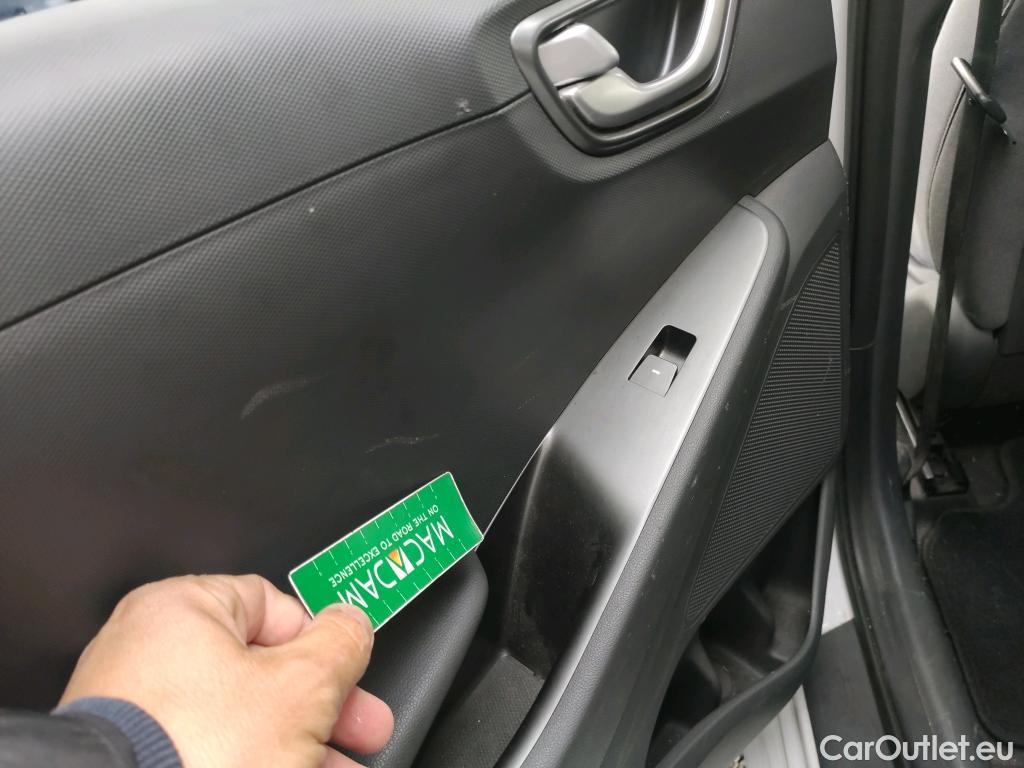  Hyundai   Ioniq HYUNDAI / 2019 / 5P / berlina con portón 1.6 GDI HEV Klass DT #27