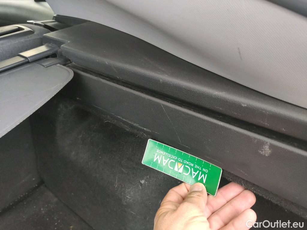  Hyundai   Ioniq HYUNDAI / 2019 / 5P / berlina con portón 1.6 GDI HEV Klass DT #19