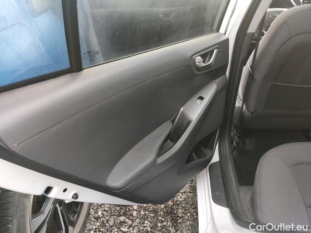  Hyundai   Ioniq HYUNDAI / 2019 / 5P / berlina con portón 1.6 GDI HEV Klass DT #26