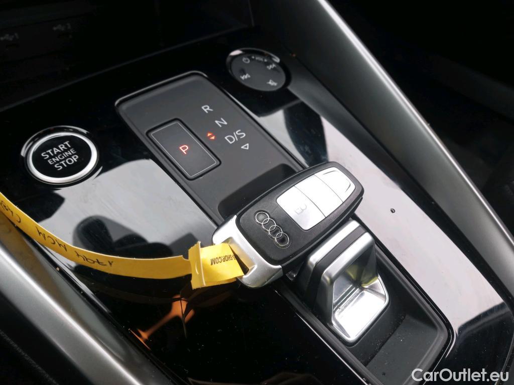  Audi  A3 AUDI  / 2020 / 5P / berlina con portón Sportback 30 TFSI 81kW (110CV) S tronic #1