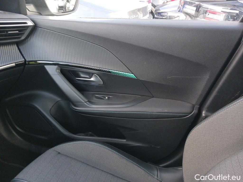  Peugeot  2008 PEUGEOT  / 2019 / 5P / todoterreno Allure BlueHDI 130 S&S EAT8 #17