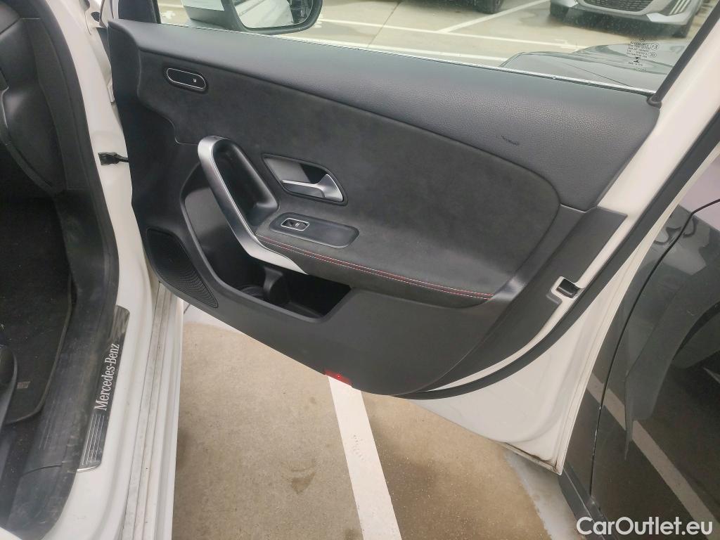  Mercedes  A-Klasse MERCEDES-BENZ Clase A / 2018 / 5P / berlina con portón A 250 e #15