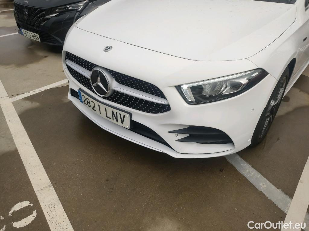  Mercedes  A-Klasse MERCEDES-BENZ Clase A / 2018 / 5P / berlina con portón A 250 e #17