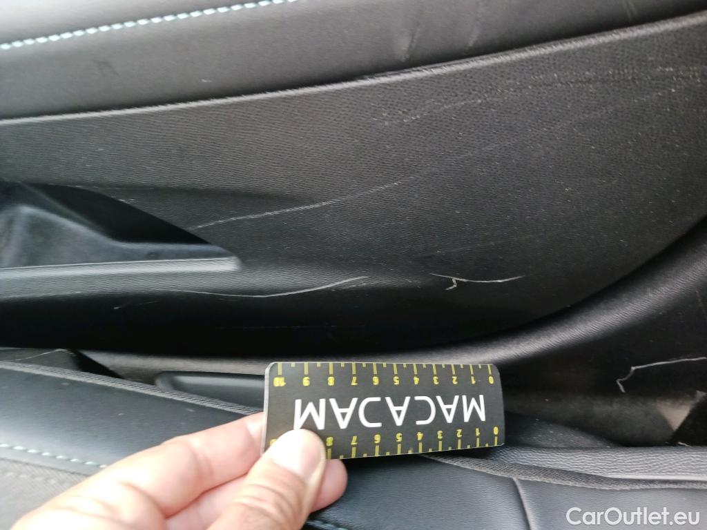  Peugeot  2008 PEUGEOT  / 2019 / 5P / todoterreno Allure BlueHDI 130 S&S EAT8 #18