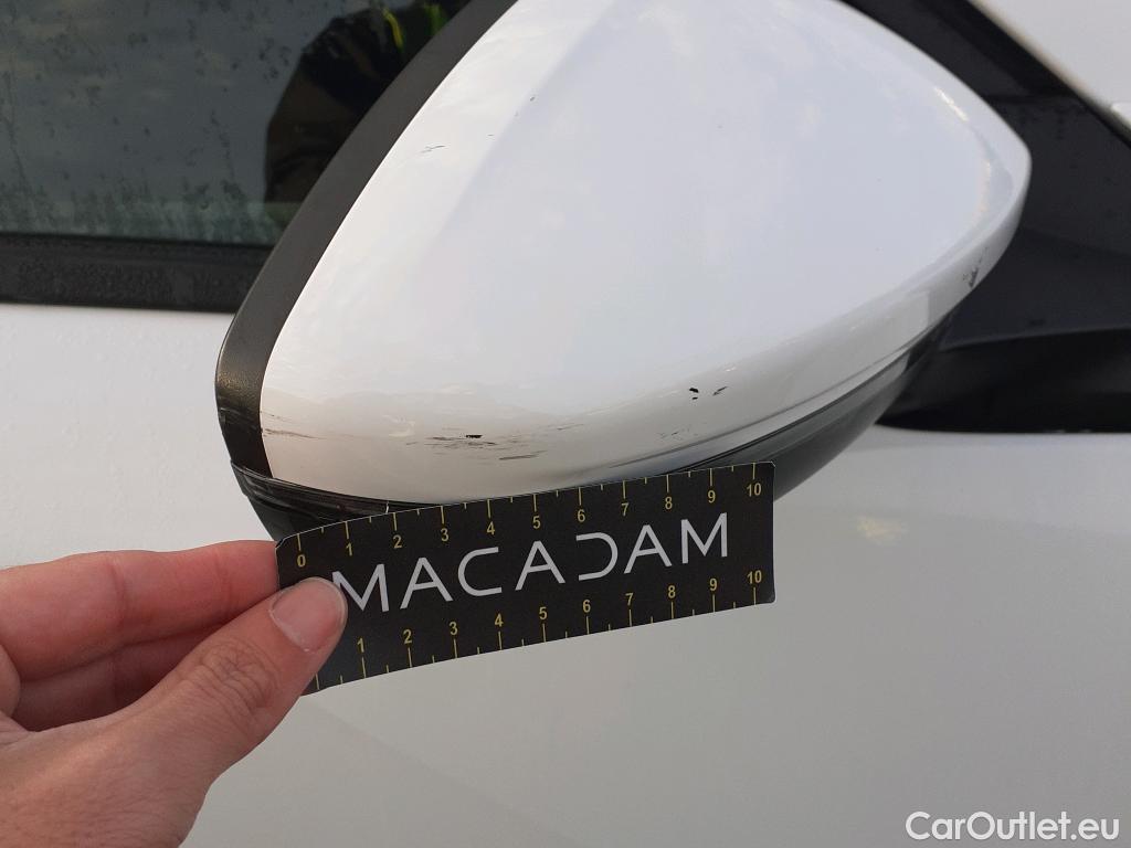  Peugeot  2008 PEUGEOT  / 2019 / 5P / todoterreno Active Pack BlueHDI 81kW (110CV) #27