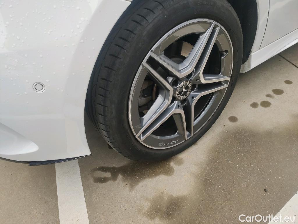  Mercedes  A-Klasse MERCEDES-BENZ Clase A / 2018 / 5P / berlina con portón A 250 e #5