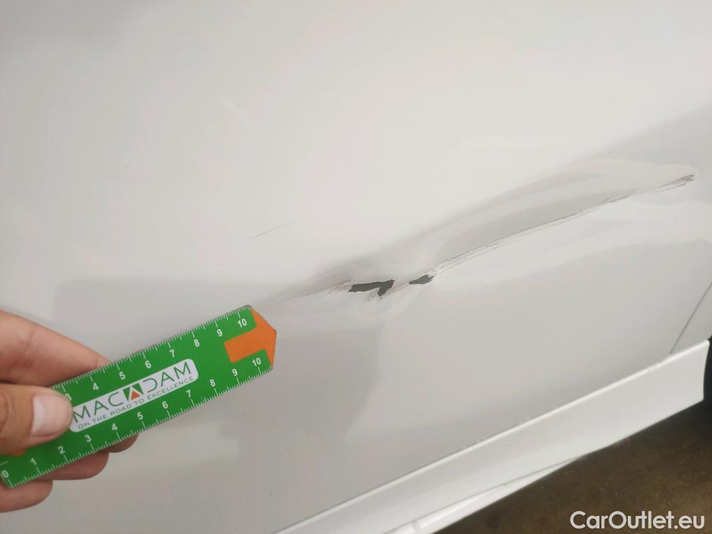  Mercedes  A-Klasse MERCEDES-BENZ Clase A / 2018 / 5P / berlina con portón A 250 e #2