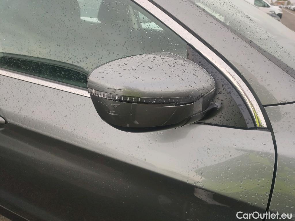  Nissan  Qashqai NISSAN  / 2017 / 5P / todoterreno DIG-T 103 kW (140 CV) E6D ACENTA #1