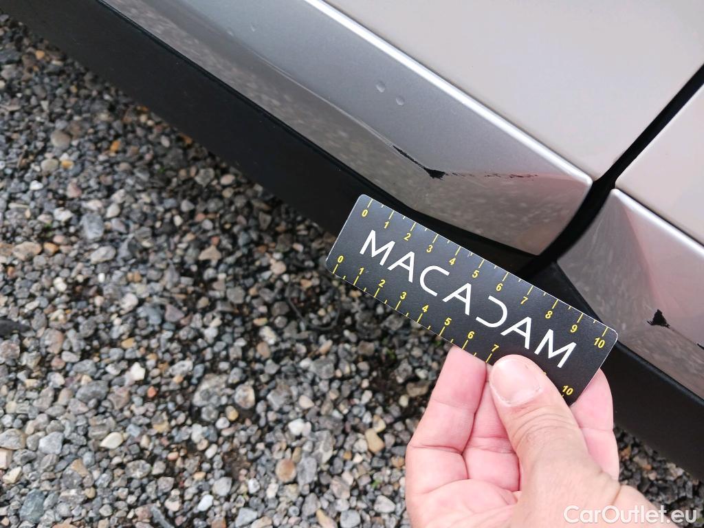  Peugeot  2008 PEUGEOT  / 2019 / 5P / todoterreno Allure BlueHDI 130 S&S EAT8 #35