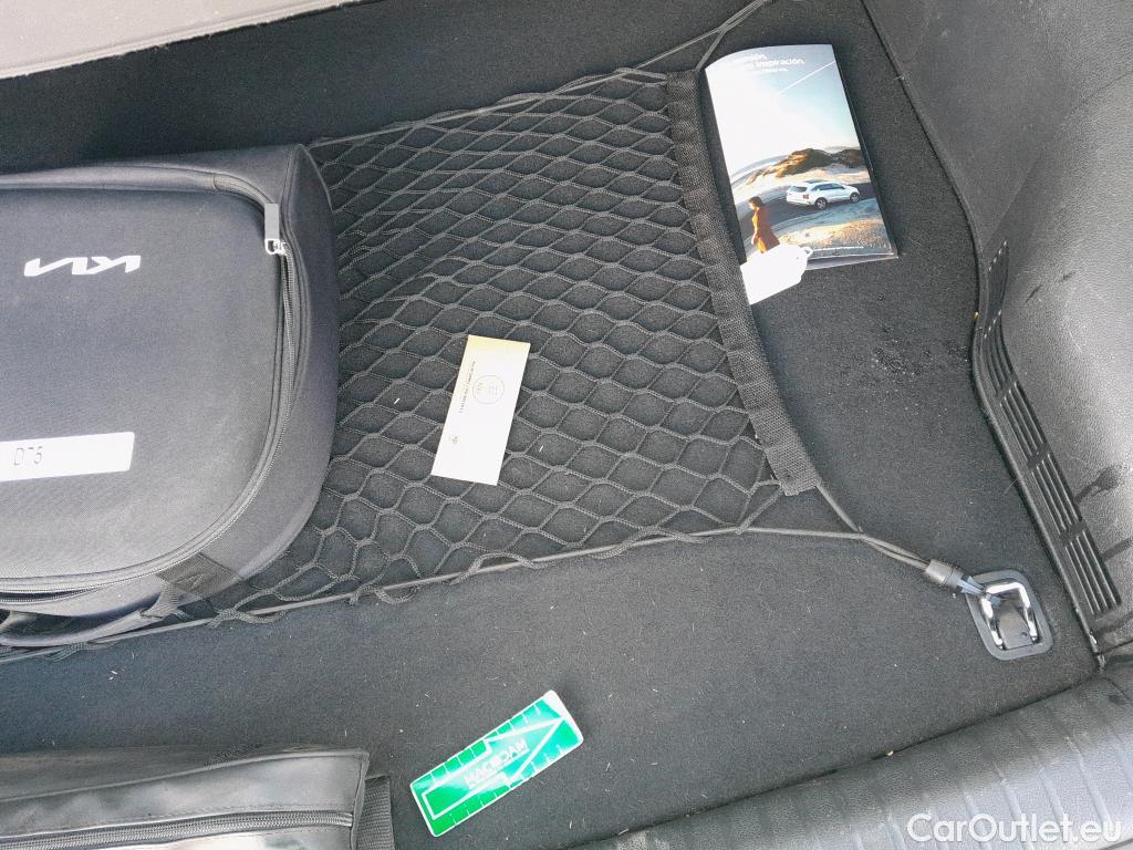  KIA  Niro KIA  / 2019 / 5P / crossover 1.6 GDi PHEV 104kW (141CV) Drive #6