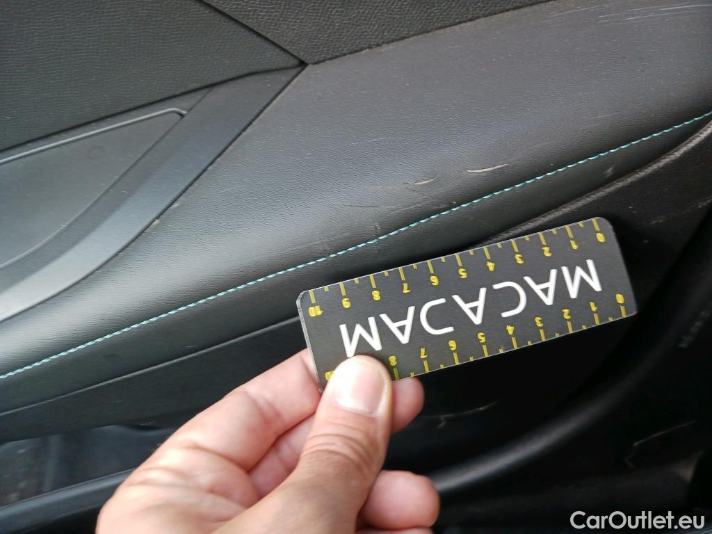  Peugeot  2008 PEUGEOT  / 2019 / 5P / todoterreno Allure BlueHDI 130 S&S EAT8 #19