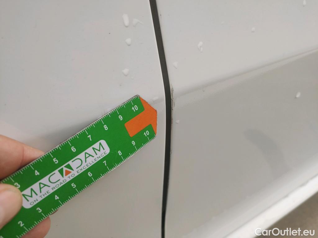  Mercedes  A-Klasse MERCEDES-BENZ Clase A / 2018 / 5P / berlina con portón A 250 e #12