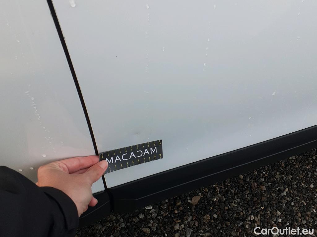  Peugeot  2008 PEUGEOT  / 2019 / 5P / todoterreno Active Pack BlueHDI 81kW (110CV) #30