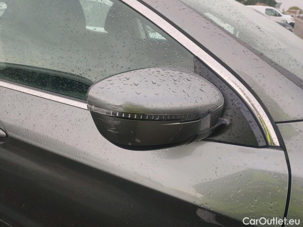  Nissan  Qashqai NISSAN  / 2017 / 5P / todoterreno DIG-T 103 kW (140 CV) E6D ACENTA #29