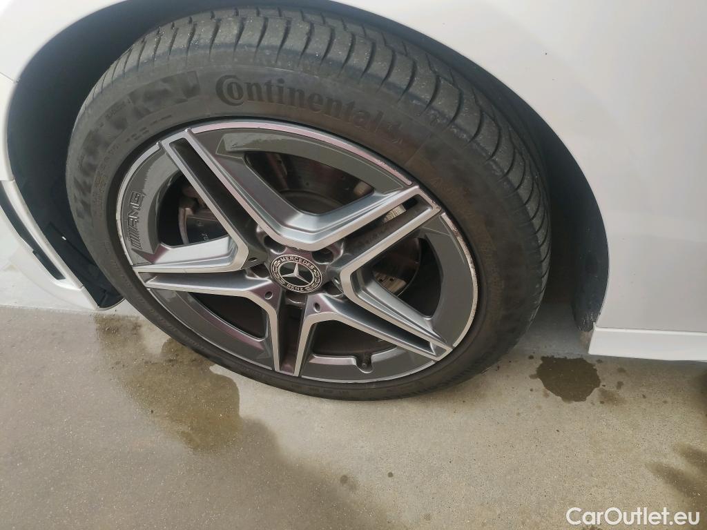  Mercedes  A-Klasse MERCEDES-BENZ Clase A / 2018 / 5P / berlina con portón A 250 e #3