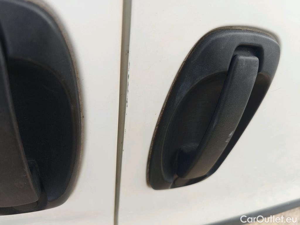  Fiat  Doblo FIAT DOBLÒ CARGO VU 4p 3G furgón derivad Base Maxi 1.3 Mjet 90 E5+ #47