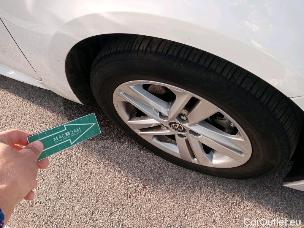  Toyota  Corolla TOYOTA  1.8 125H ACTIVE TECH E-CVT #18