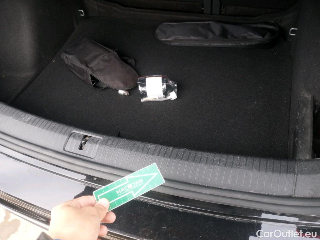  Volkswagen  Tiguan VOLKSWAGEN  / 2020 / 5P / todoterreno Life 2.0 TDI 110kW (150CV) DSG (AC2) #8