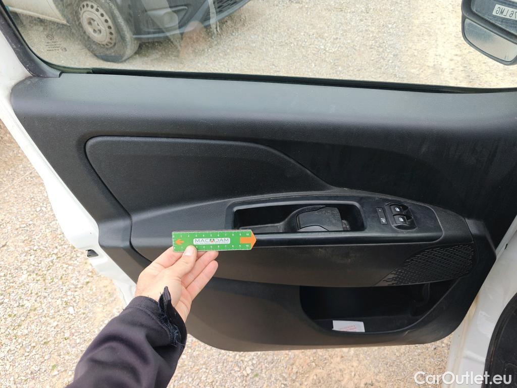  Fiat  Doblo FIAT DOBLÒ CARGO VU 4p 3G furgón derivad Base Maxi 1.3 Mjet 90 E5+ #79