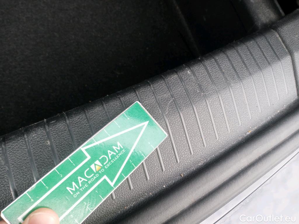  Volkswagen  Tiguan VOLKSWAGEN  / 2020 / 5P / todoterreno Life 2.0 TDI 110kW (150CV) DSG (AC2) #7